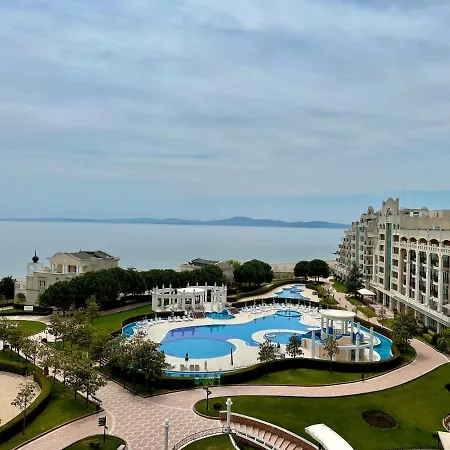 Апартамент Sunset Resort Pomorie Поморие
