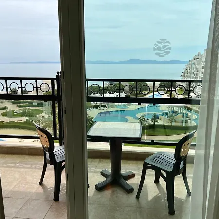 Апартамент Sunset Resort Pomorie