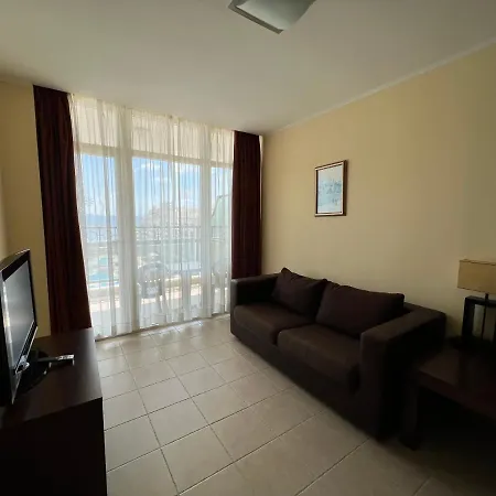 Апартамент Sunset Resort Pomorie Поморие
